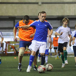 В Москве прошла серия открытых тренировок по мини-футболу с детьми с синдромом Дауна