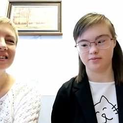 Интервью со Светой Кисляковой и её мамой о программе волонтёров-сопровождающих