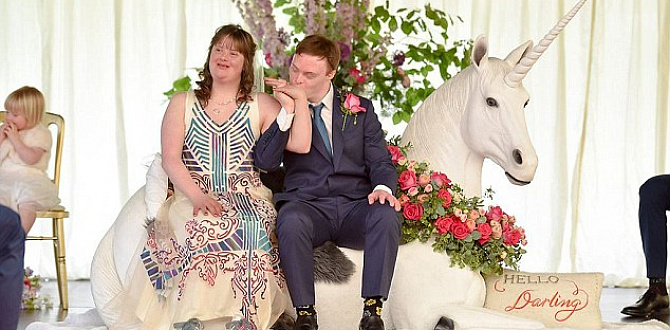 Пара с синдромом Дауна устроила свадебную церемонию с троном в виде единорога