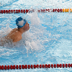 Олимпийский чемпион по плаванию провел мастер-класс для особых людей