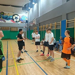 Футболисты команды «Синдром любви» и гимназии им. Е. М. Примакова провели товарищеский матч