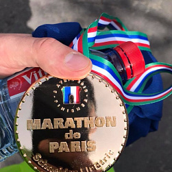 Илья Галкин пробежал Парижский марафон в поддержку детей с синдромом Дауна